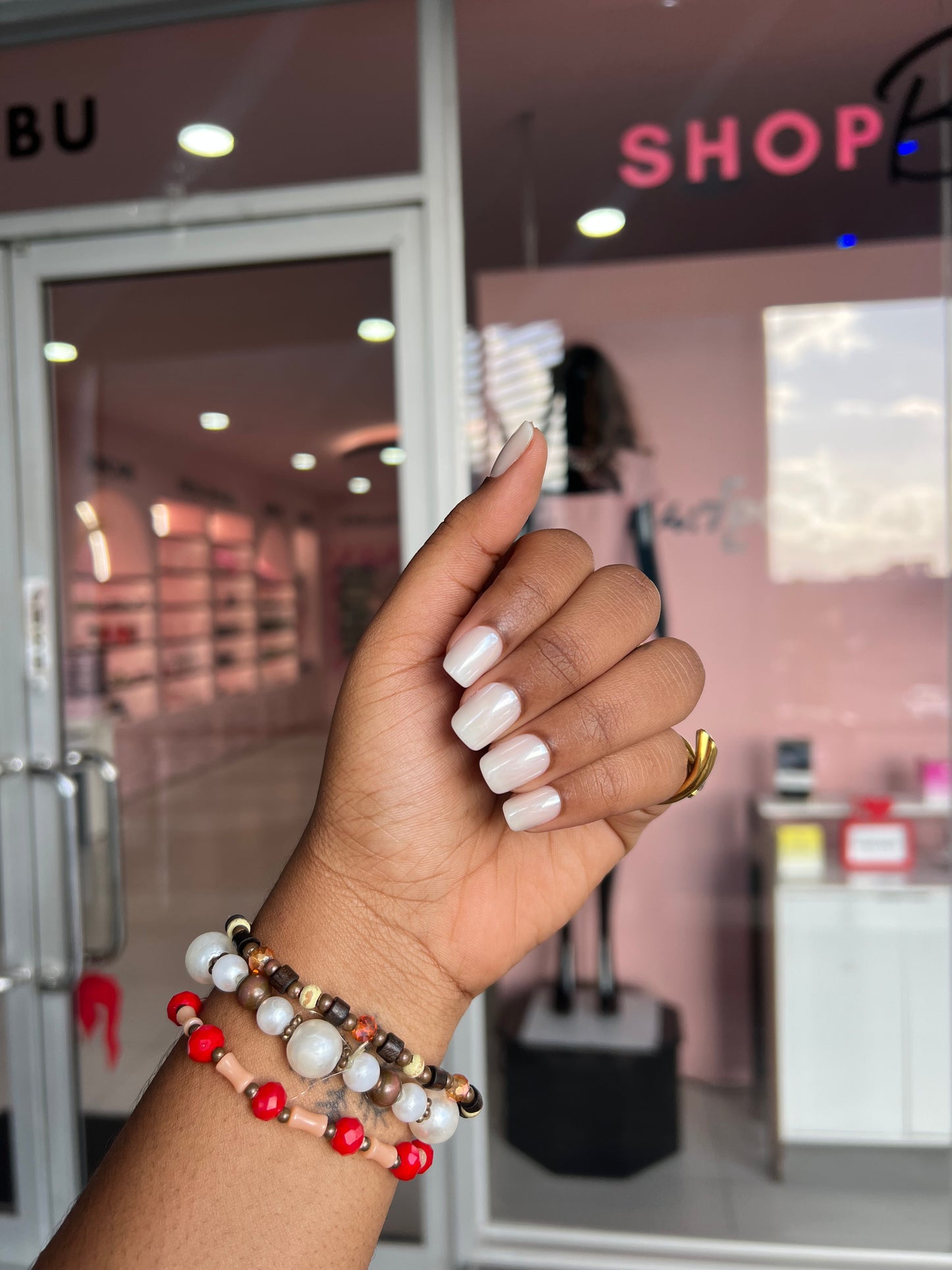 Gel Supreme: Eggshell Press Ons