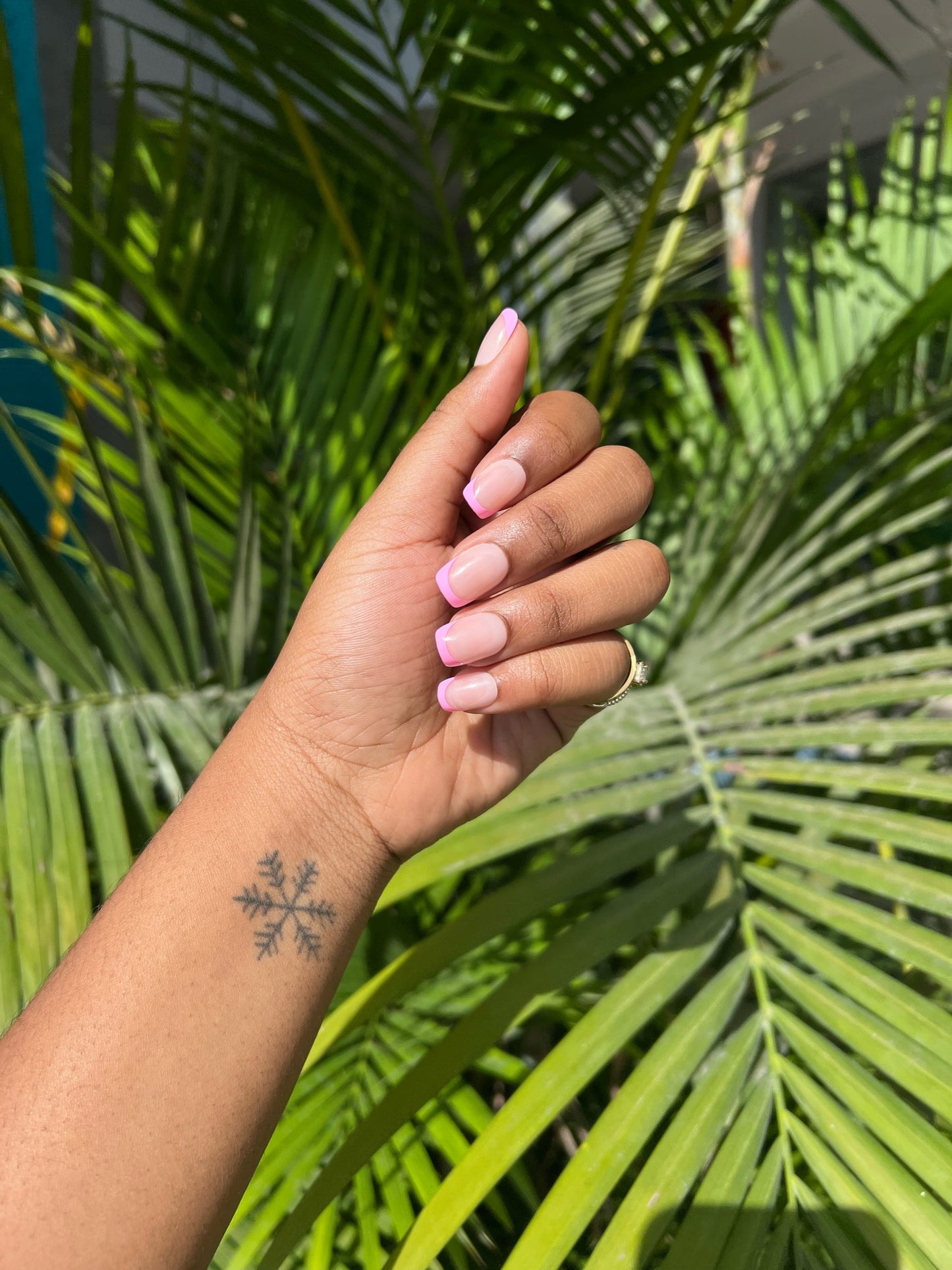 Gel Supreme: Pink Tips Press Ons